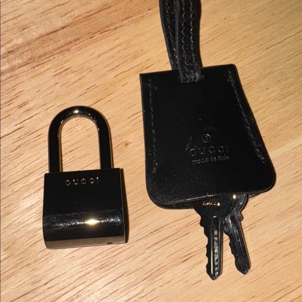 Gucci Black Leather clochette Key Set with Lock